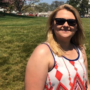 Meet your Posher, Elizabeth